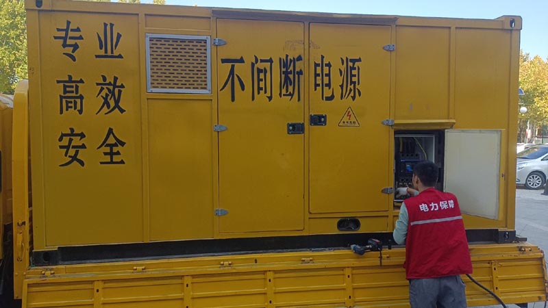 凤翔柴油发电机组和UPS电源配合使用时，如何避免切换过程中的电力中断？
